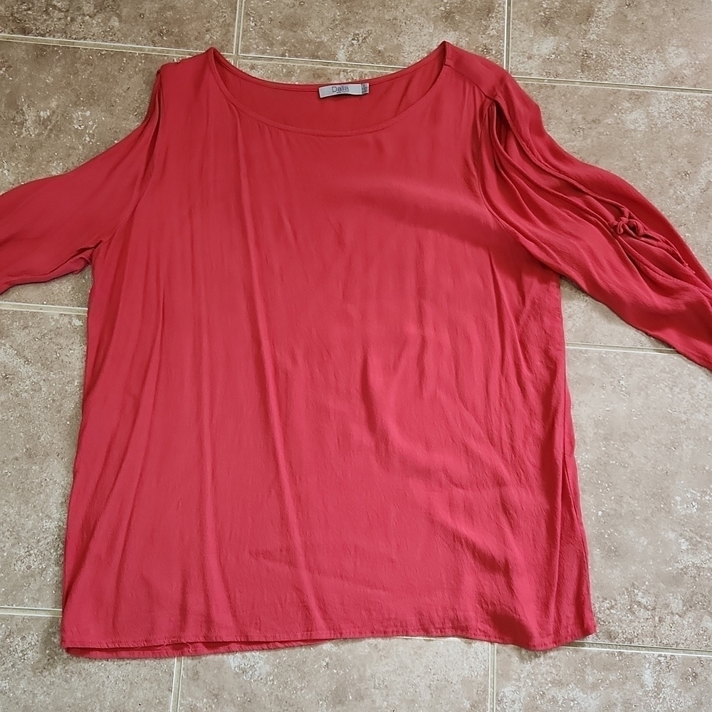 Dalia Women's Top, long sleeve.